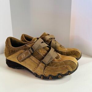 SKECHERS  Easy On Brown Sneakers Size 9